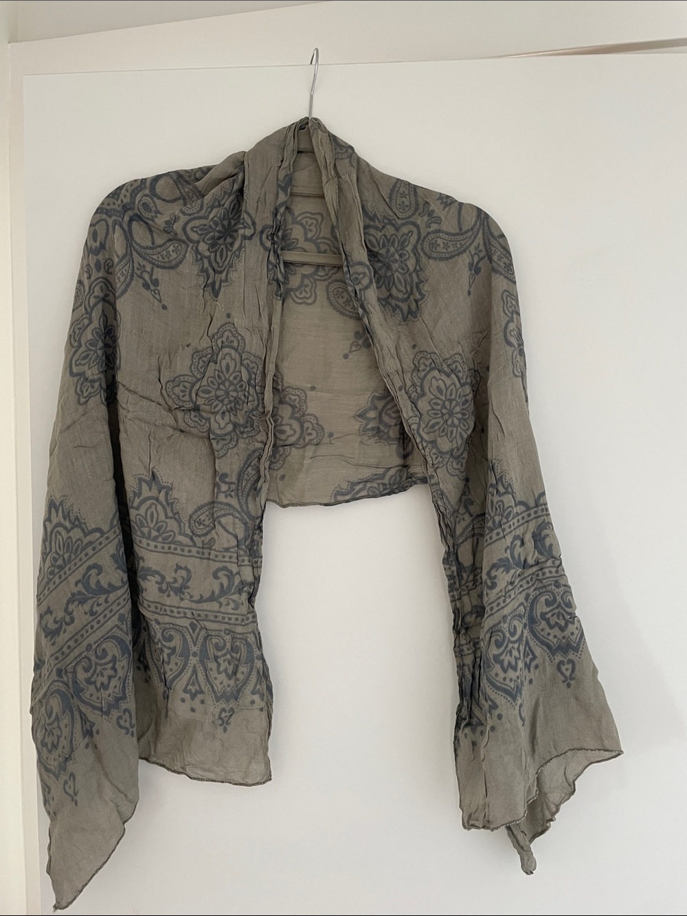 Printed Gray Floral Wrap Scarf - Stylish Layering